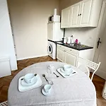 Au Chateau * Monchy-Humieres