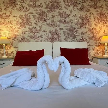 Au Chateau Apartment *