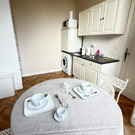 Au Chateau * Monchy-Humieres